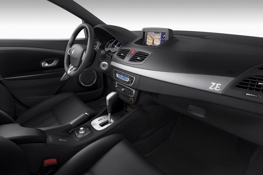  Renault Fluence Z.E. 2011 года  (фото 3 из 10)